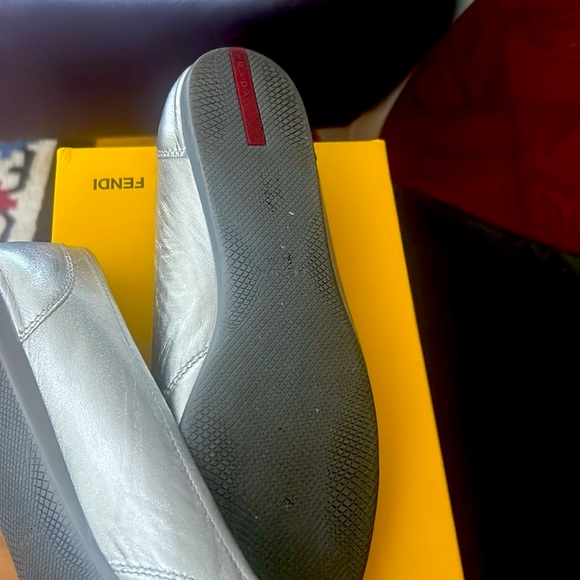 Prada shoes in great condition - Picture 4 of 4